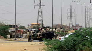 Fuerzas paramilitares aseguran controlar el palacio presidencial y el aeropuerto más grande de Sudán