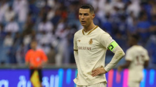 Piden la deportación de Cristiano Ronaldo por tocarse los huevos en Arabia Saudí