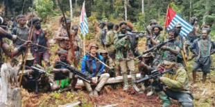 Seis muertos y 30 desaparecidos en el intento de rescatar al piloto capturado en Papúa Occidental