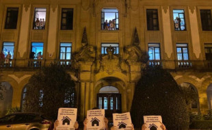 Dos residentes del Colegio Mario Fonseca, en Santiago, expulsadas por dormir con sus parejas