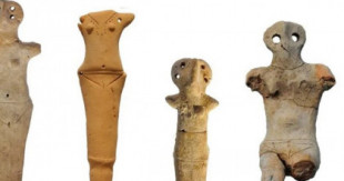 Descubren unas misteriosas figurillas femeninas de arcilla en una cueva de Ucrania