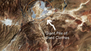 Esa gran mancha que se ve desde el espacio es ropa sin vender tirada al desierto de Atacama