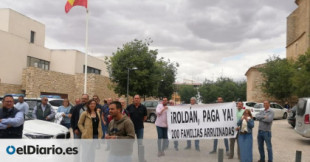 Agricultores que reclaman impagos en un mitin del PP con Aznar: "Nos han llamado comprados, con el dinero que nos deben"
