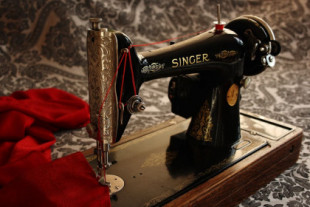 Máquinas de coser en España: tejiendo los retales de nuestra historia