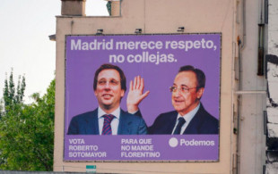 Podemos cuelga un cartel electoral con la colleja de Florentino Pérez a Almeida