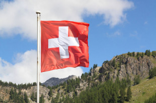 Suiza establece por referéndum una tasa impositiva de 15% a las grandes multinacionales