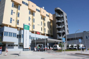 El Clínico de Málaga suspende en agosto las consultas de tarde de al menos doce especialidades médicas