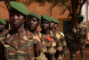 Miles de nigerinos salen a las calles de Niamey para defender a los golpistas entre gritos a favor de Rusia