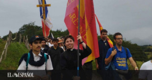 La peregrinación de 1.200 católicos a la 'reconquista' de España: "Los votos no la salvarán, los santos sí"
