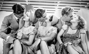 ¿Por qué las mujeres dan más importancia a los besos durante el sexo?