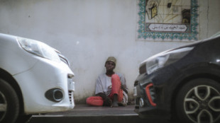 Africano, pobre y niño de la calle