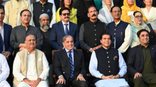 Presidente de Pakistán disuelve el Parlamento y convoca a elecciones generales
