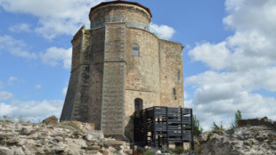 Una bandera española de 120 metros cuadrados presidirá el castillo de Alba de Tormes a exigencia de Vox