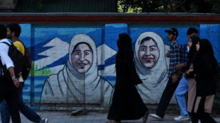 Francia prohíbe la túnica femenina islámica en los colegios