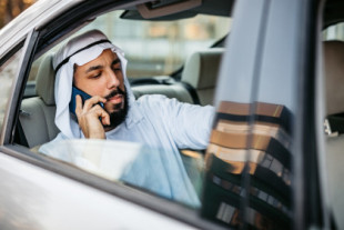 Tras 72 horas de espera en el 1004 para decirle a alguien que son los nuevos jefes, Arabia Saudí decide devolver la parte de Telefónica que ha comprado