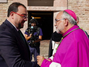 El Gobierno asturiano responde a la homilía del arzobispo Sanz Montes: Un discurso "machista" que es "más propio de Vox"