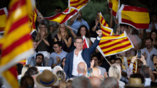 Los cambios de opinión de Feijóo en Cataluña que demuestran su cobardía ante la derecha radical