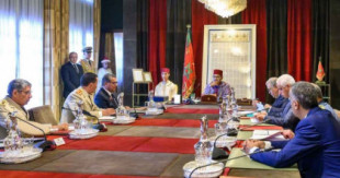 Desconcierto en Marruecos por el silencio del Rey y el 'bloqueo' a la ayuda humanitaria