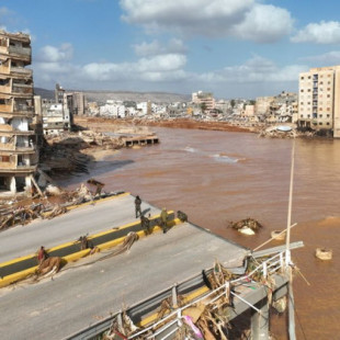 Libia teme que los muertos por las inundaciones lleguen a 20.000: "El mar arroja cadáveres constantemente"