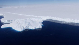 Helicópteros captan vías de agua cálida hacia masas de hielo antárticas