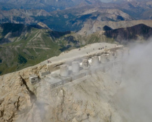 El espectacular fuerte construido por los italianos en lo alto del Monte Chaberton, en los Alpes, es el más alto de Europa