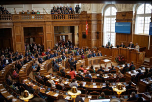 El Parlamento de Dinamarca autoriza a los diputados a hablar en groenlandés y feroés