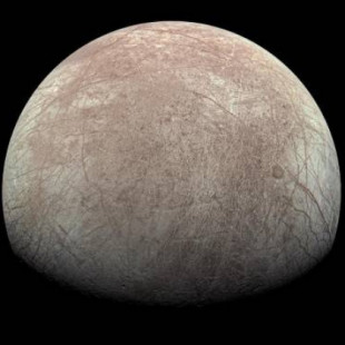 El CO2 de la superficie de la luna Europa se originó en su océano interior