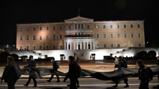Grecia impone la semana laboral de seis días y con más horas de trabajo por jornada
