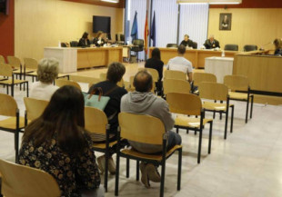 La pareja que ocupó una vivienda en Gijón acepta un año de cárcel y 6.000 euros por daños morales