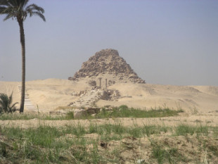 Encuentran nuevas cámaras en la pirámide de Sahura en Abusir