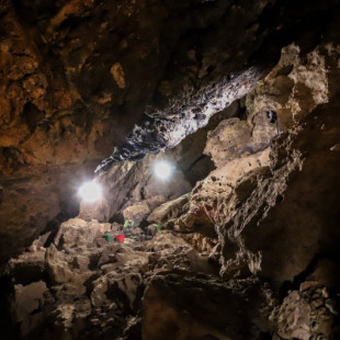Descubren en una cueva de Granada la cestería más antigua del sur de Europa, de 9.500 años de antigüedad, hecha por cazadores-recolectores