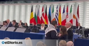 El Parlamento Europeo impide a Manu Pineda (IU) tomar la palabra con el pañuelo palestino