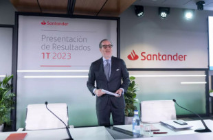 Condenan al Banco Santander por espiar la cuenta corriente de una trabajadora para despedirla sin indemnización