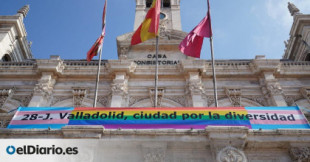 El TSJ de Castilla y León avala al Ayuntamiento de Valladolid contra Abogados Cristianos por colocar la bandera LGBTI en 2021 y 2022