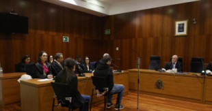 Condenan a prisión permanente a la madre y al padrastro de Laia, la niña de 2 años maltratada en Zaragoza