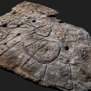 Las marcas de 4.000 años de antigüedad en una piedra aclamadas como el "mapa más antiguo de Europa" pueden llevar a los investigadores a un descubrimiento notable (ENG)