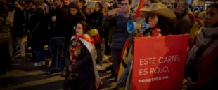 Los manifestantes en Ferraz casi llegan a las manos por el rezo del rosario