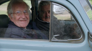 El amor, la vida y el consumismo según Noam Chomsky y Pepe Mujica