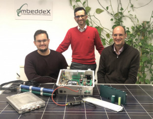 Una empresa desarrolla una tecnología pionera para reparar baterías de vehículos eléctricos gracias a la financiación de la Junta de Extremadura