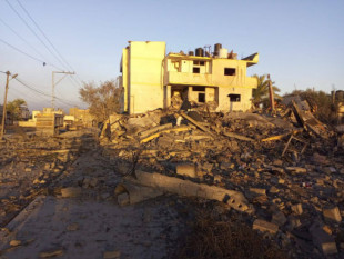 Israel destruye en un bombardeo la casa en Gaza de Mussa'ab Bashir e Isabel Pérez, periodistas y colaboradores de AraInfo
