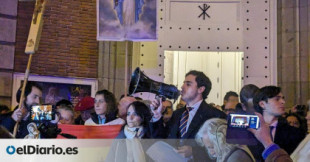 Cientos de personas rezan en Madrid para que la Virgen interceda contra Sánchez
