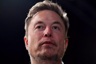 Elon Musk promete cambiar su chatbot de inteligencia artificial después de que expresara opiniones políticas de izquierdas similares a las de ChatGPT [EN]