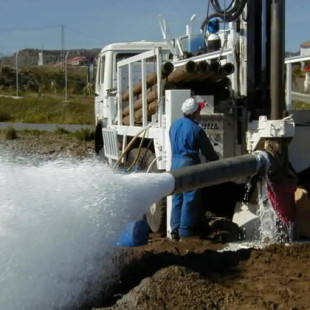 Málaga se prepara para la sequía extrema y ensaya la recarga de acuíferos con agua regenerada