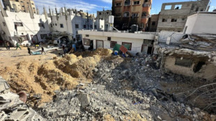 Los médicos acusan a las tropas israelíes de profanar cadáveres y disparar contra civiles en el hospital que, según Israel, era el "centro de mando" de Hamás (EN)