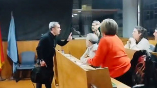Rueda (Presidente de la Xunta) no ve agresión en el vídeo en el que un concejal del PP de Cangas levanta la mano a una del PSOE