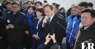 Apuñalan al líder de la oposición en Corea del Sur durante conferencia de prensa