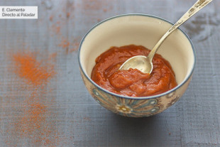 Cómo hacer salsa barbacoa casera: receta fácil para subir de nivel tus parrilladas y platos de carne y verduras