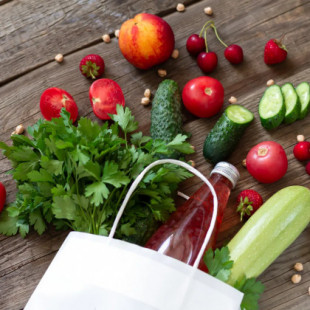 Bolsas de plástico biodegradables en los supermercados: ¿un engaño "verde" al consumidor?