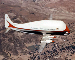 Super Guppy, el avión (con base de Boeing) clave para el éxito de Airbus