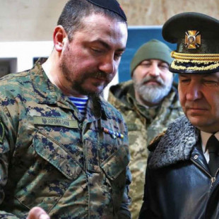 El rabino que fundó el Batallón Azov y luchó con 'skinheads' en Ucrania: "En el frente no se habla de religión"